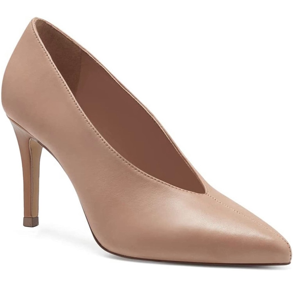 Super cute nude heels. Never worn!